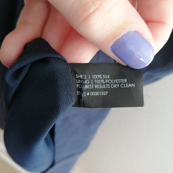 Club Monaco Navy Silk Sleeveless V-Neck Dress with Pleating and Pockets 2 - Picture 12 of 15